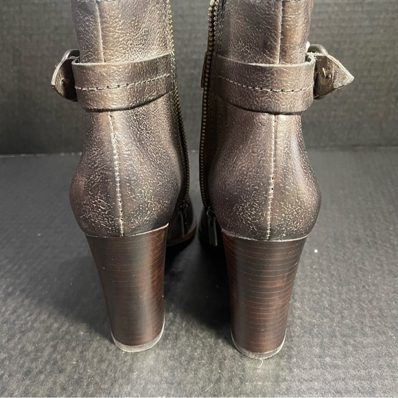 Frye Parker D Ring Short Charcoal 6M LIKE NEW! PRICE FIRM - Picture 6 of 16